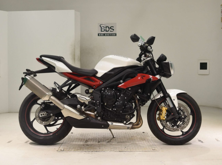 Мотоцикл Triumph STREET TRIPLE R з пробігом 26687 km