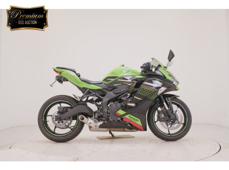 Мотоцикл Kawasaki NINJA ZX-25R с пробегом 3092 km