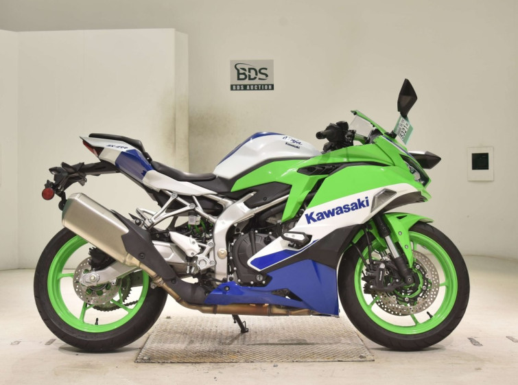 Мотоцикл Kawasaki ZX-4RR з пробігом 7108 km