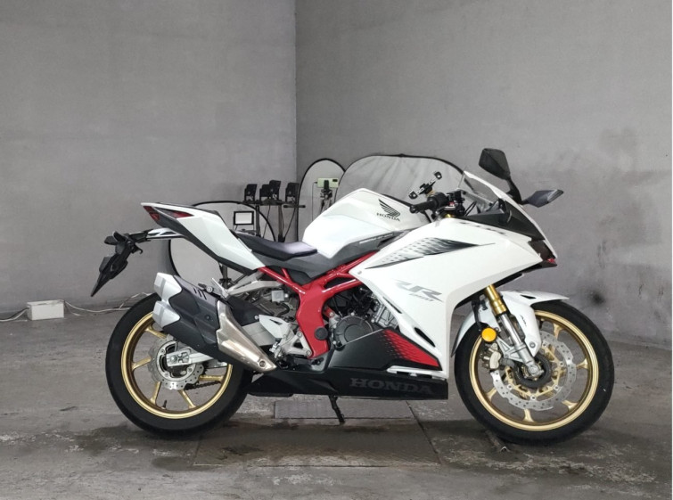 Мотоцикл Honda CBR250RR с пробегом 13208 km