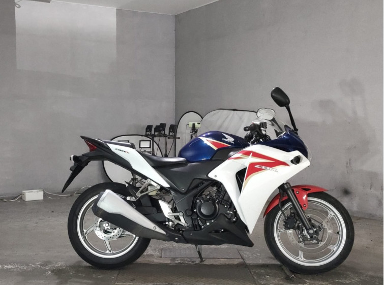 Мотоцикл Honda CBR250R с пробегом 11240 km