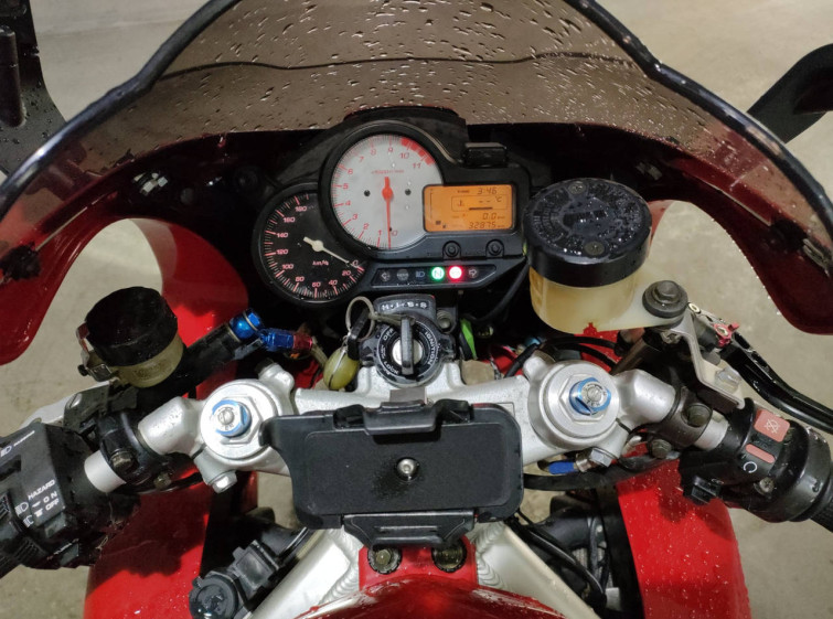 Мотоцикл Honda VTR1000F з пробігом 32875 km