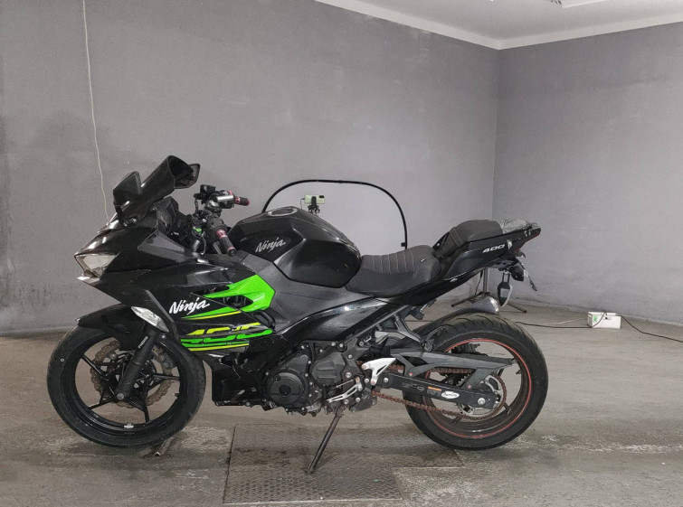 Мотоцикл Kawasaki NINJA400 з пробігом 72732 km