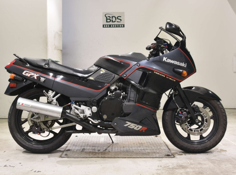 Мотоцикл Kawasaki GPX750R з пробігом 55592 km