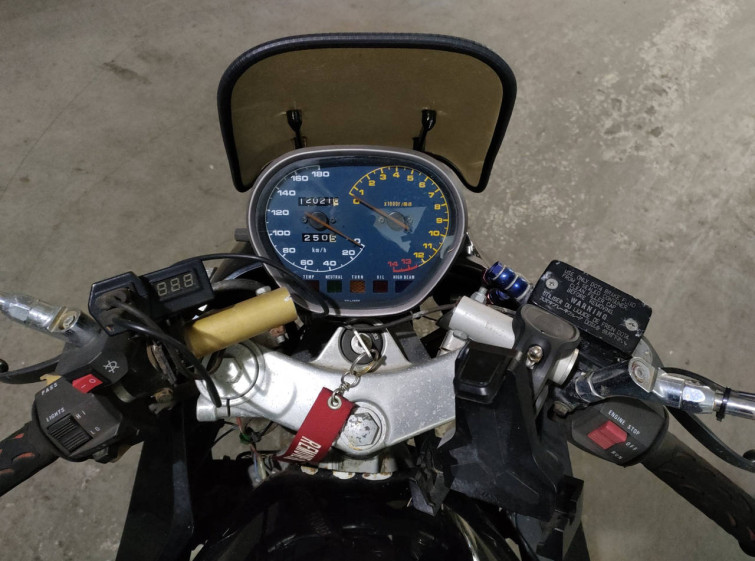 Мотоцикл Suzuki GSX400S KATANA с пробегом 12021 km