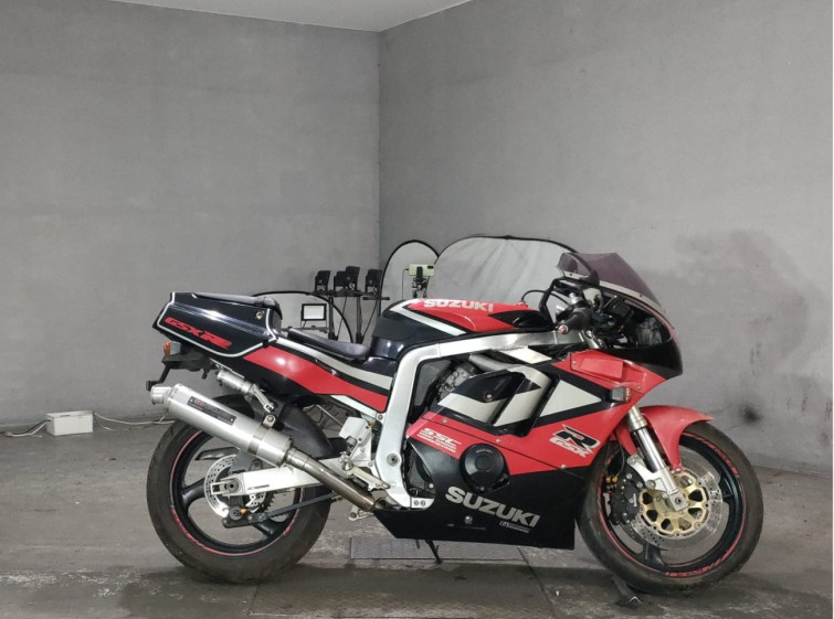 Мотоцикл Suzuki GSX-R750 з пробігом 14658 km