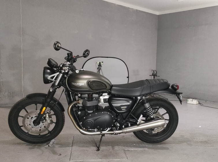 Мотоцикл Triumph speed twin 900 с пробегом 4582 km