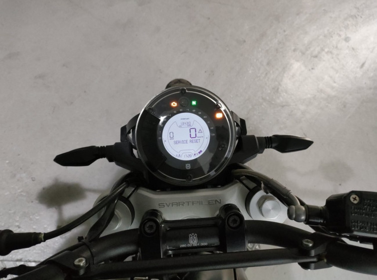 Мотоцикл Husqvarna SVARTPILEN 401 з пробігом 13430 km