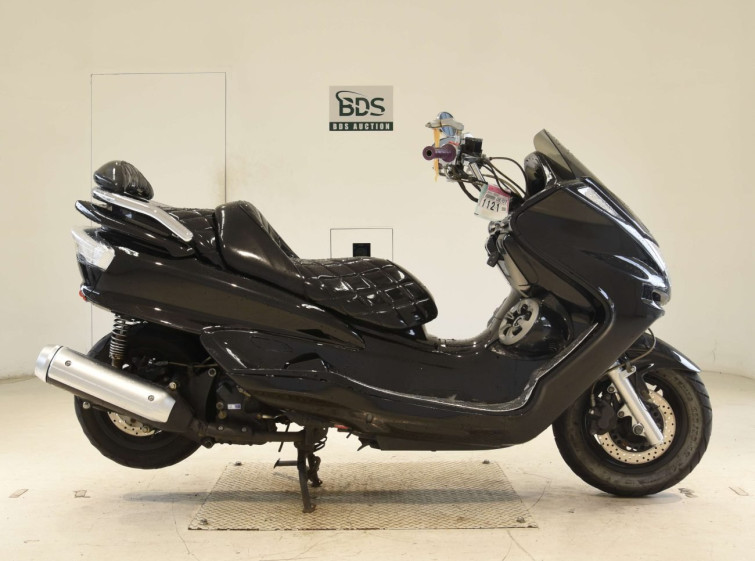 Мотоцикл Yamaha MAJESTY 250C
