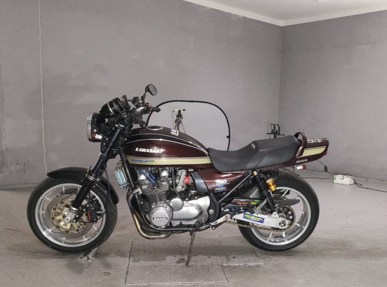 Мотоцикл Kawasaki ZEPHYR750 з пробігом 2247 km