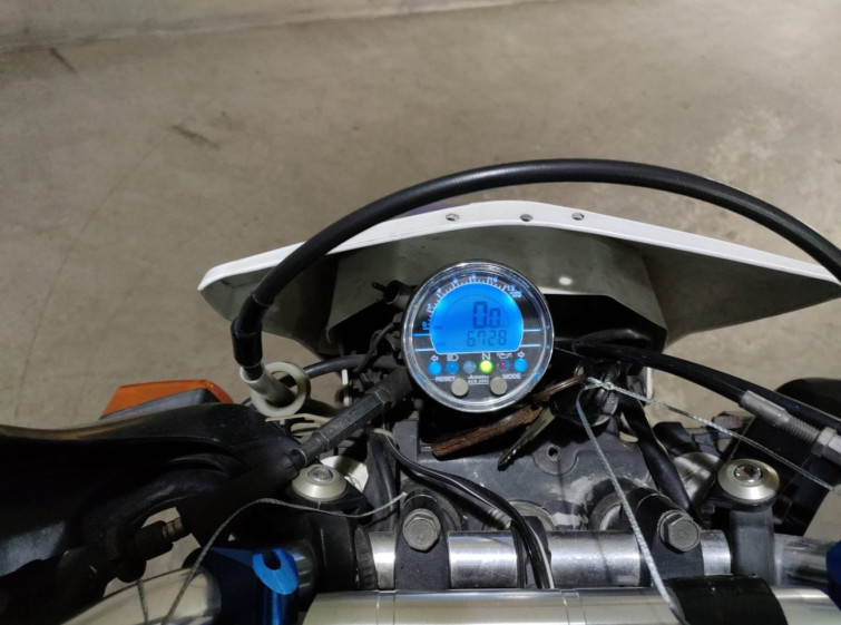 Мотоцикл Suzuki DR650SE з пробігом 6728 km