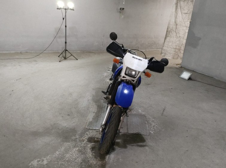 Мотоцикл Suzuki DR650SE з пробігом 6728 km