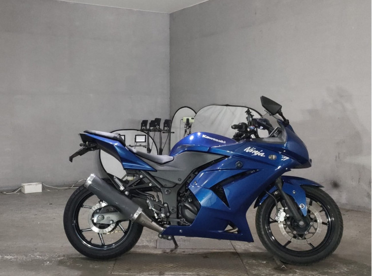Мотоцикл Kawasaki NINJA250R з пробігом 24166 km