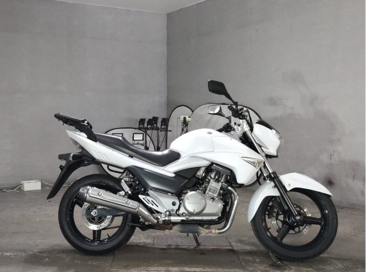 Мотоцикл Suzuki GSR250 с пробегом 27290 km