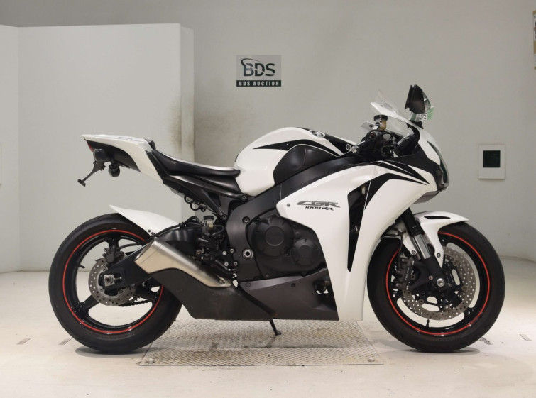 Мотоцикл Honda CBR1000RR с пробегом 27281 km