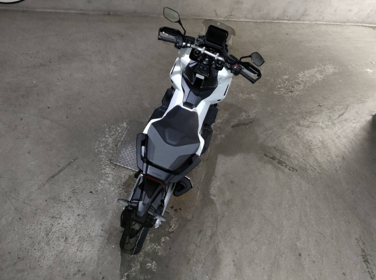 Мотоцикл Honda X-ADV750 з пробігом 2 km