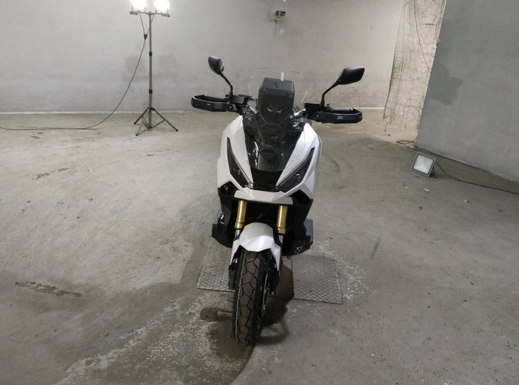 Мотоцикл Honda X-ADV750 з пробігом 2 km