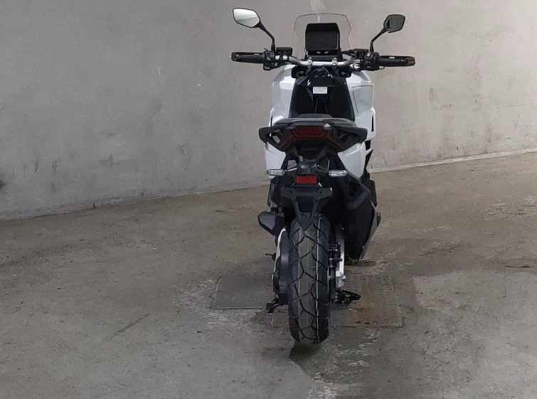 Мотоцикл Honda X-ADV750 з пробігом 2 km