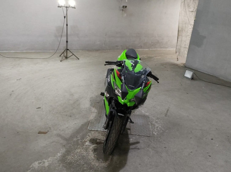 Мотоцикл Kawasaki NINJA250 с пробегом 9965 km