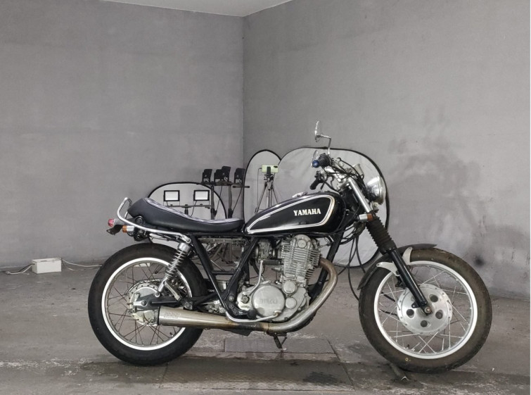 Мотоцикл Yamaha SR400 с пробегом 15984 km