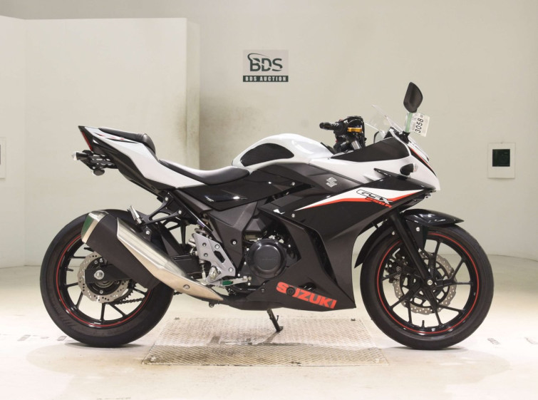 Мотоцикл Suzuki GSX250R с пробегом 8228 km