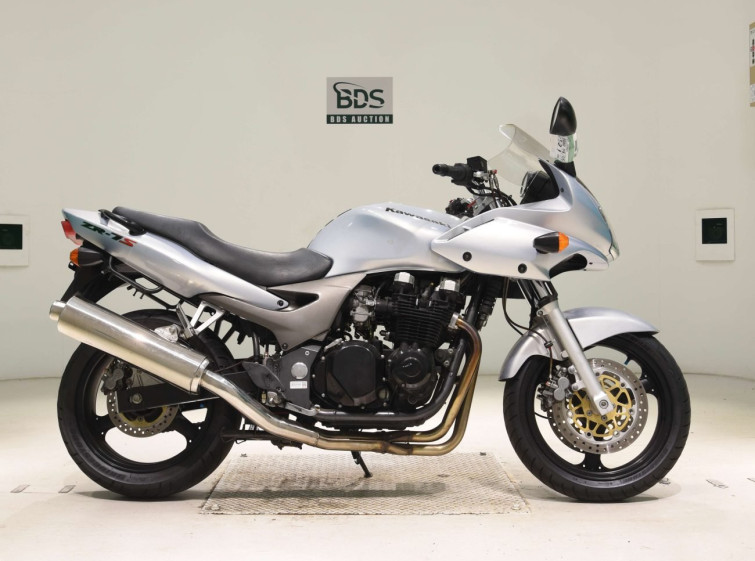 Мотоцикл Kawasaki ZR-7S з пробігом 46570 km