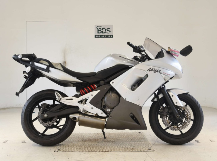Мотоцикл Kawasaki ER-6F с пробегом 32258 km