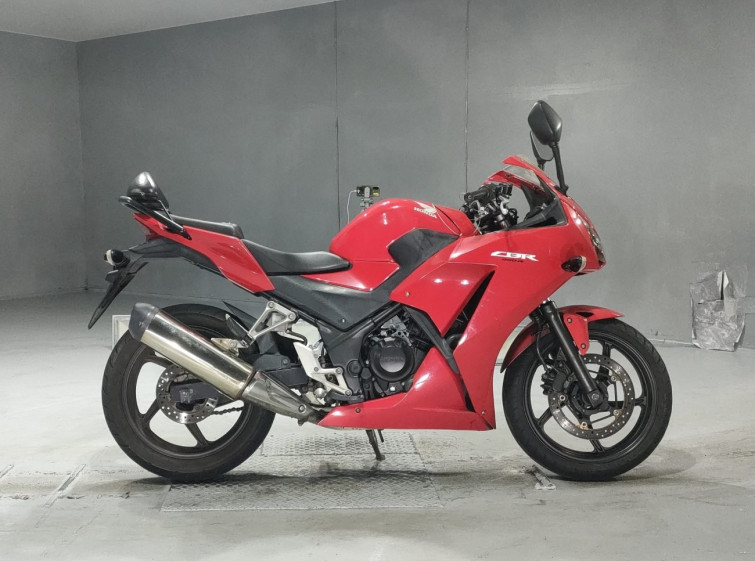 Мотоцикл Honda CBR250R з пробігом 17550 km