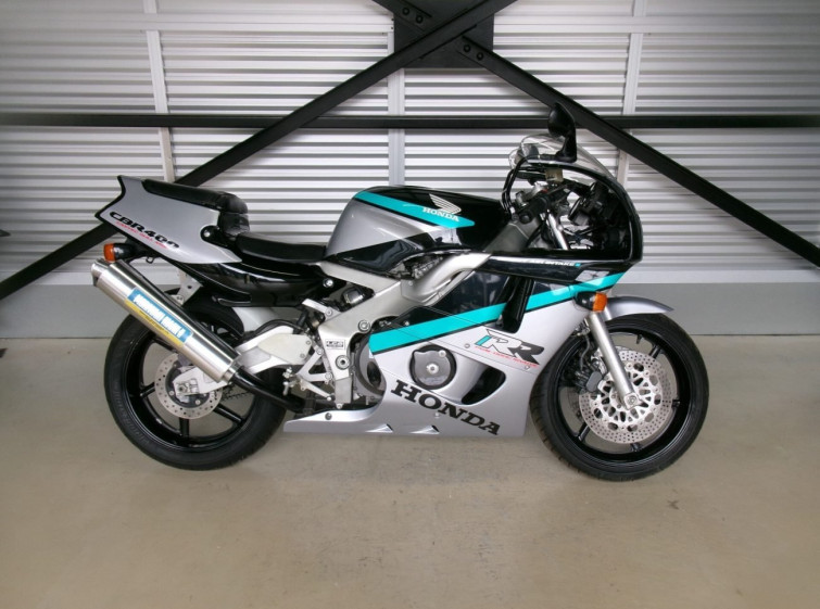 Мотоцикл Honda CBR400RR с пробегом 7037 km
