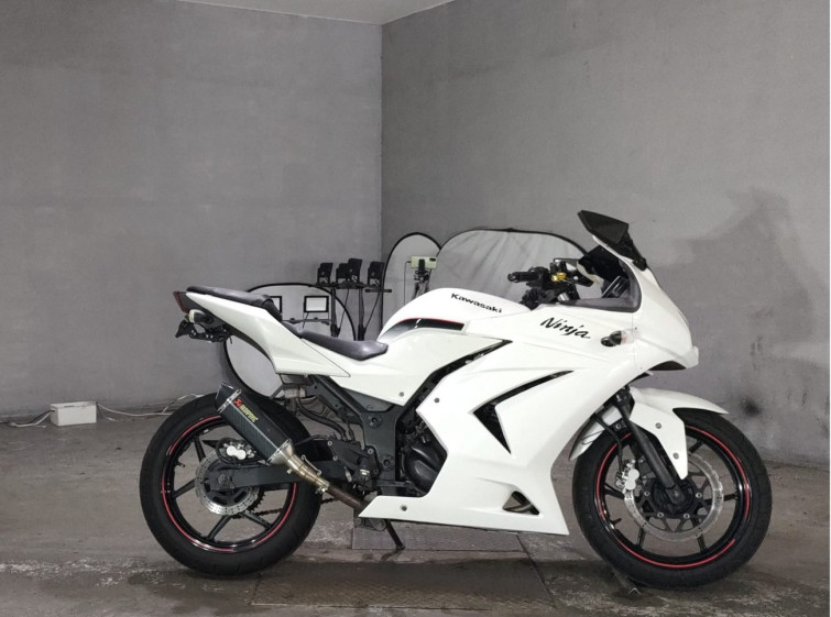Мотоцикл Kawasaki NINJA250R з пробігом 25144 km