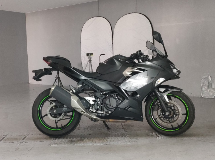 Мотоцикл Kawasaki NINJA250 з пробігом 25497 km