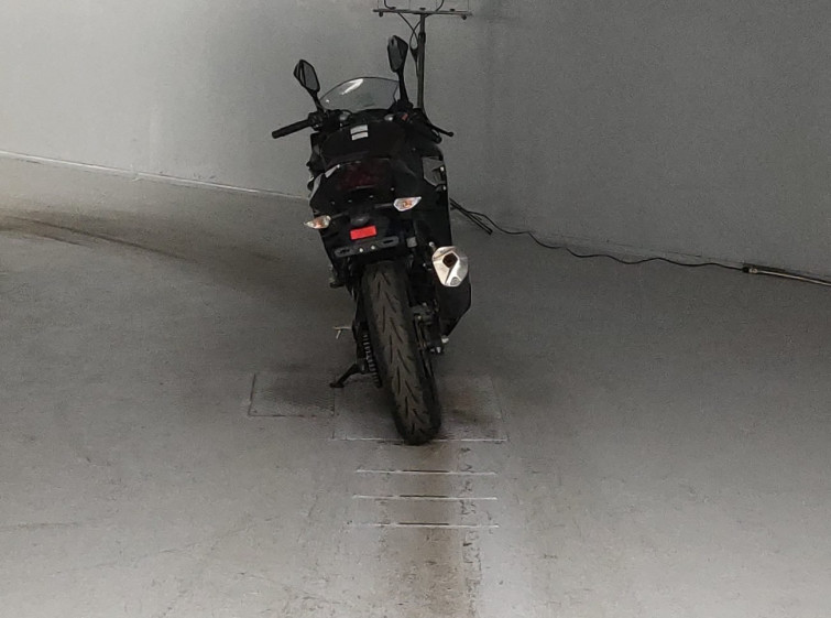 Мотоцикл Kawasaki NINJA250 з пробігом 25497 km