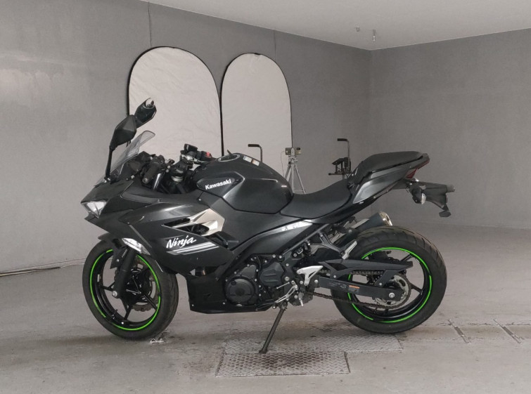 Мотоцикл Kawasaki NINJA250 з пробігом 25497 km