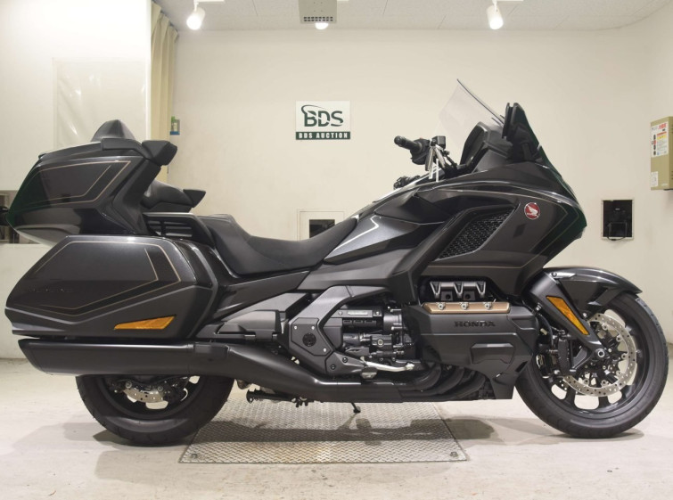 Мотоцикл Honda GL1800 TOUR D с пробегом 142 km