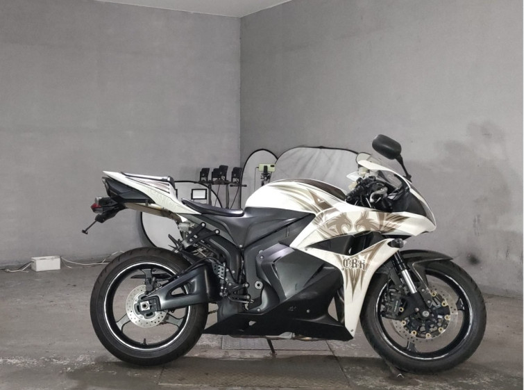Мотоцикл Honda CBR600RR з пробігом 10907 km