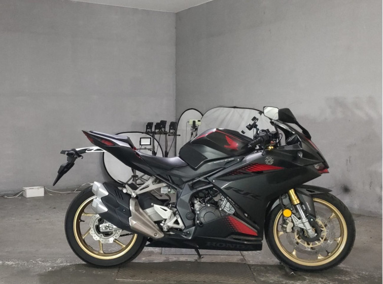 Мотоцикл Honda CBR250RR с пробегом 18114 km