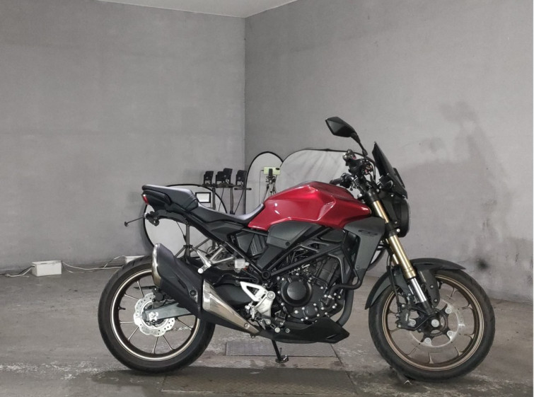 Мотоцикл Honda CB250R с пробегом 2954 km