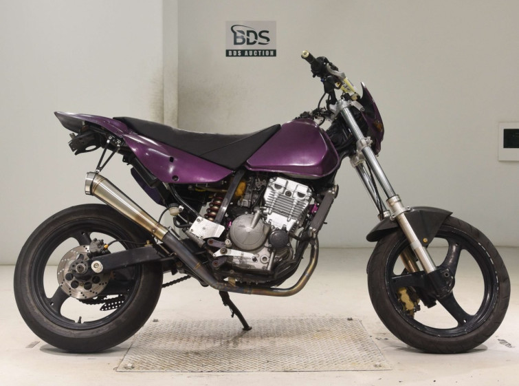 Мотоцикл Suzuki DR250R з пробігом 18029 km
