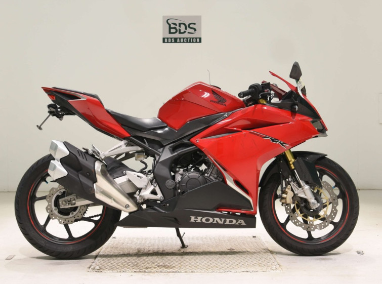 Мотоцикл Honda CBR250RR з пробігом 17856 km