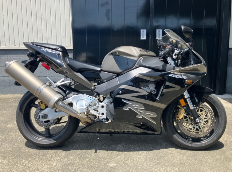 Мотоцикл Honda CBR954RR с пробегом 23335 km