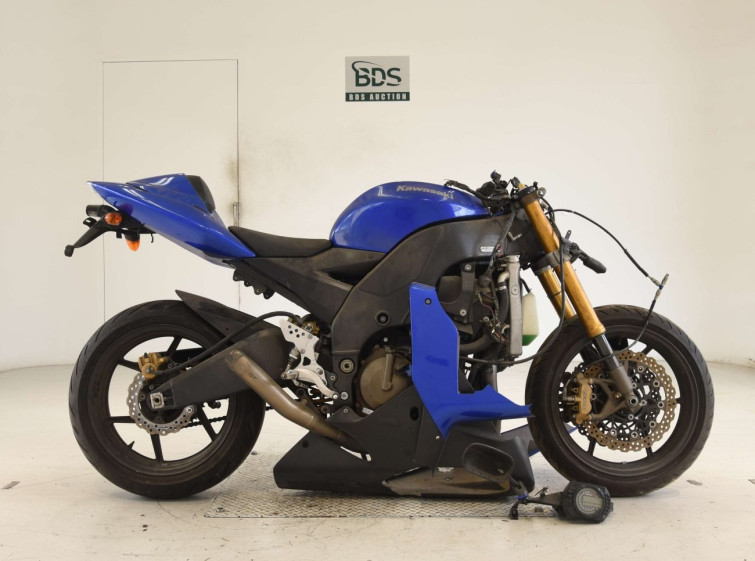 Мотоцикл Kawasaki NINJA ZX-10R