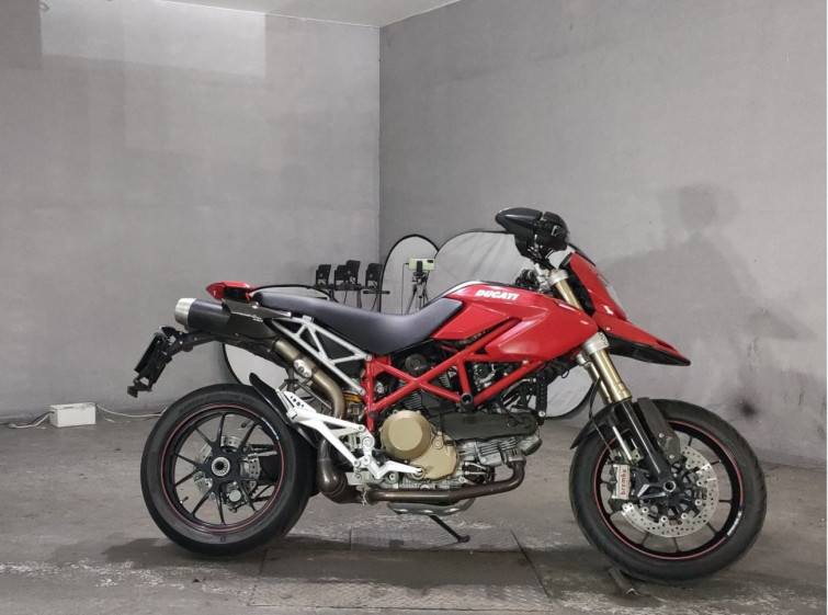 Мотоцикл Ducati HYPERMOTARD 1100 S з пробігом 29487 km