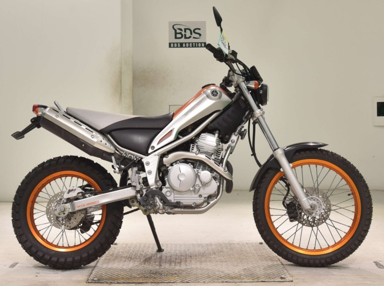 Мотоцикл Yamaha TRICKER с пробегом 2276 km