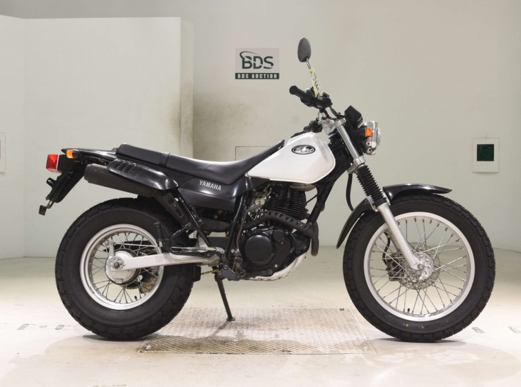 Мотоцикл Yamaha TW200E с пробегом 7711 km