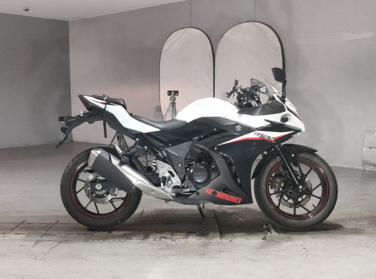 Мотоцикл Suzuki GSX250R с пробегом 11260 km
