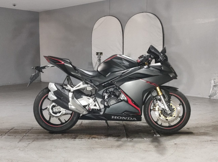 Мотоцикл Honda CBR250RR з пробігом 8360 km