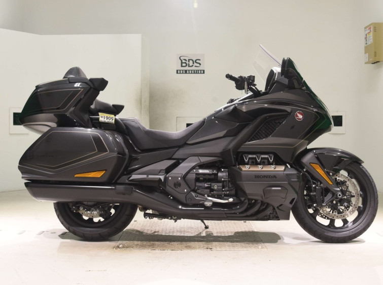 Мотоцикл Honda GL1800 TOUR D с пробегом 328 km