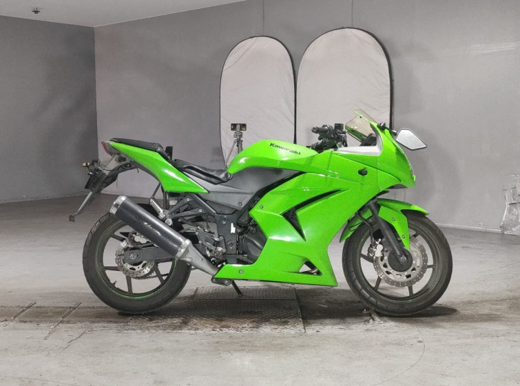 Мотоцикл Kawasaki NINJA250R з пробігом 46776 km