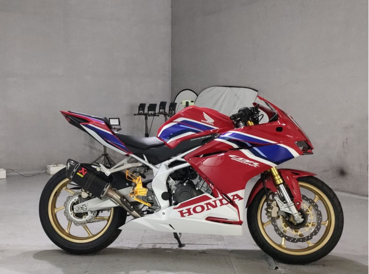 Мотоцикл Honda CBR250RR з пробігом 203 km