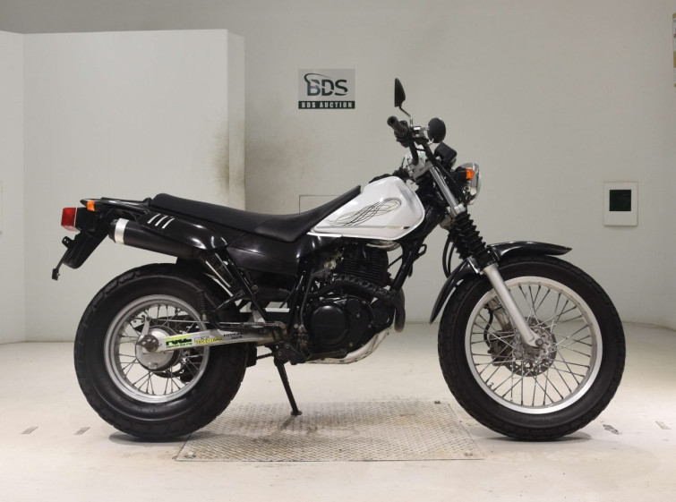 Мотоцикл Yamaha TW200E с пробегом 10578 km